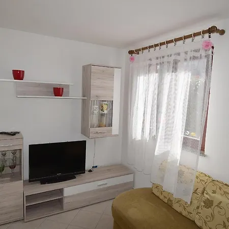 Milena - Center Of Apartment *
